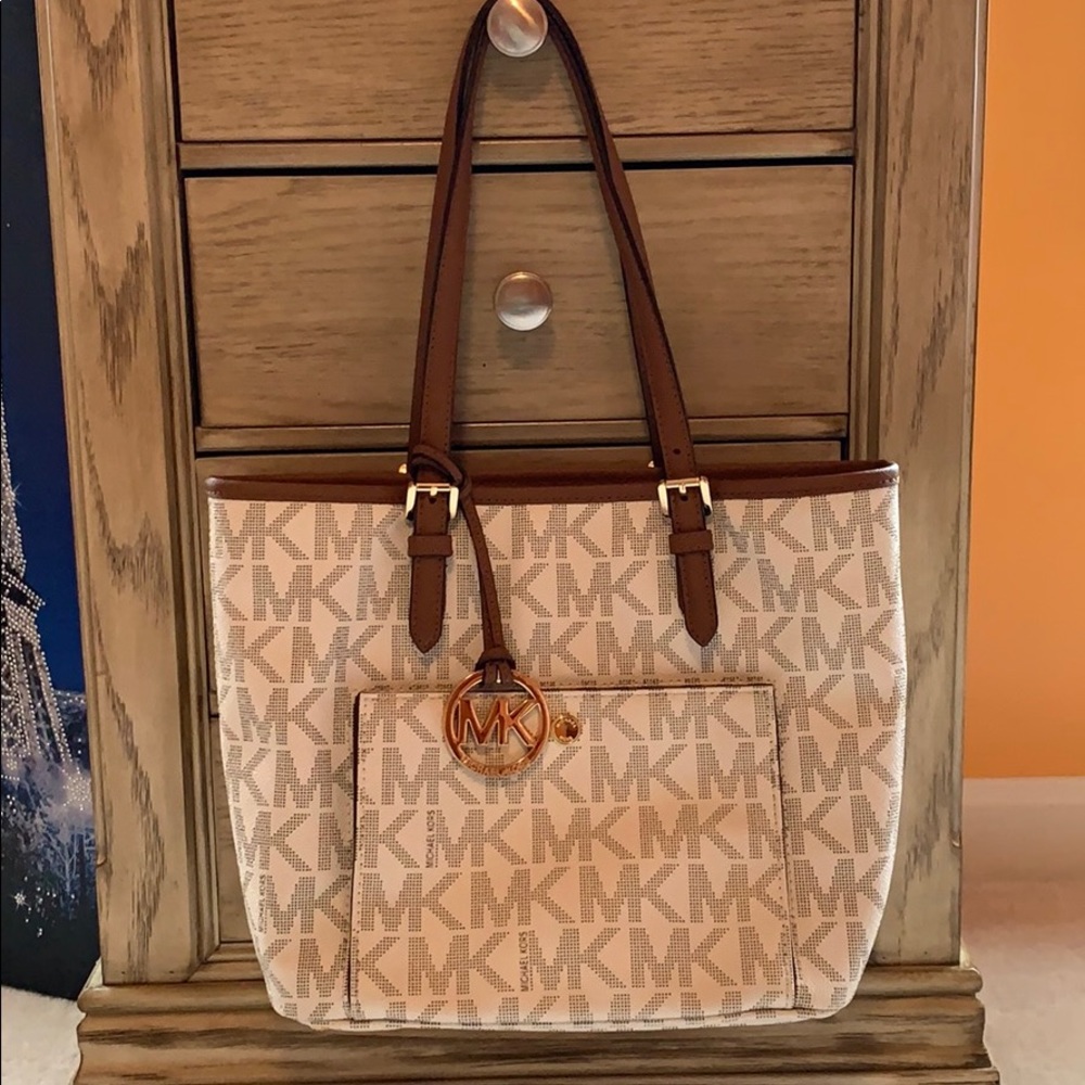Michael Kors purse